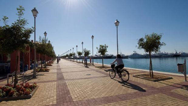 Seaside Apartment In Flisvos Marina Atina Dış mekan fotoğraf